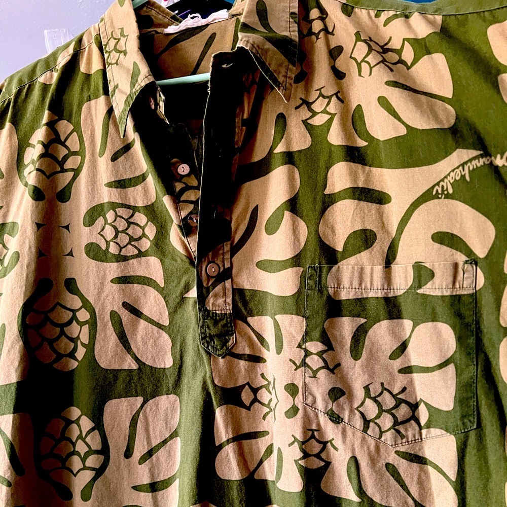 Manuhealii pullover